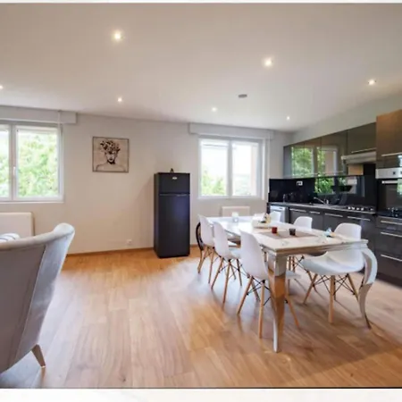 Stunning 90sqm With Panoramic View And Garden *