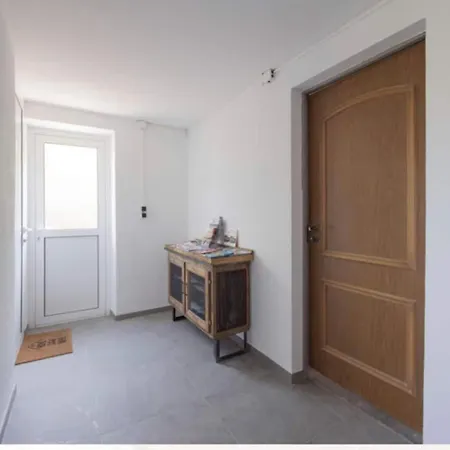 Stunning 90sqm With Panoramic View And Garden